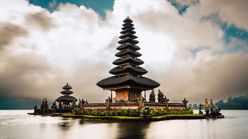 ulun danu temple best option in bali private car tour