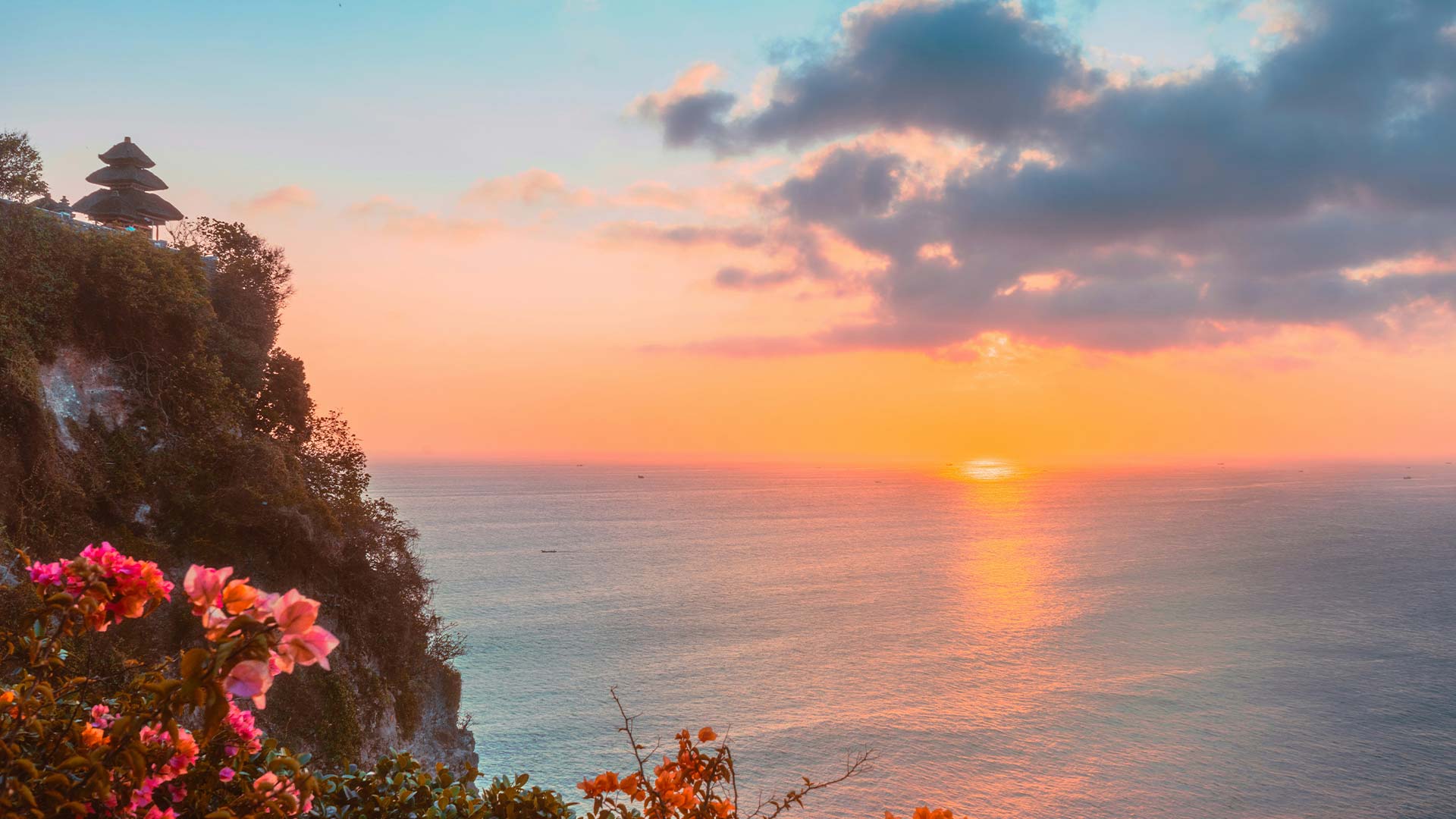 best Uluwatu cliff sunset view in Bali