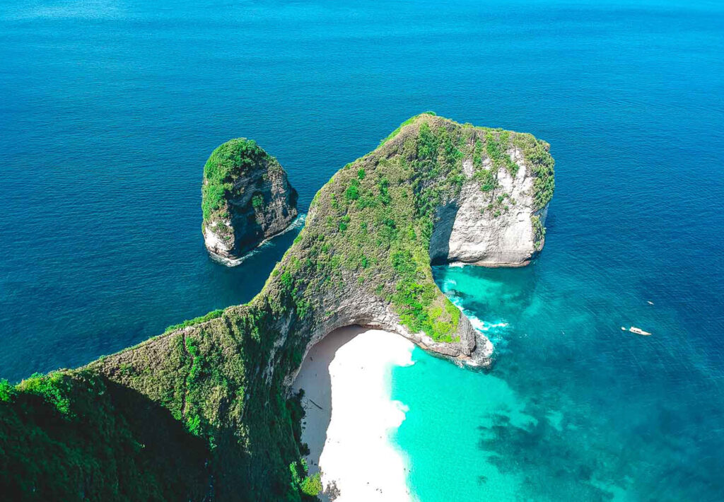 klingking beach best destination in nusa penida