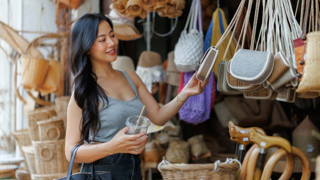 woman in ubud market