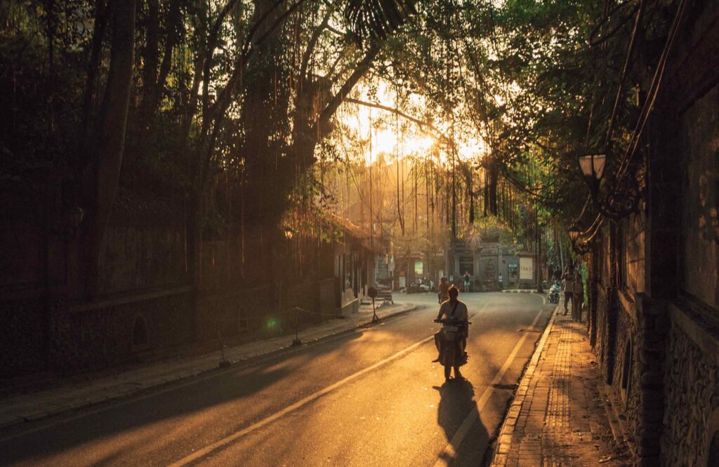 beautifull sunset in ubud road