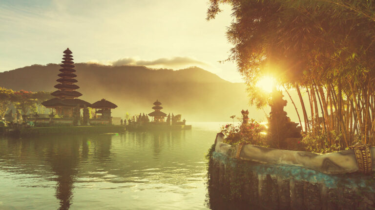 Ulun Danu Beratan Temple sunrise view