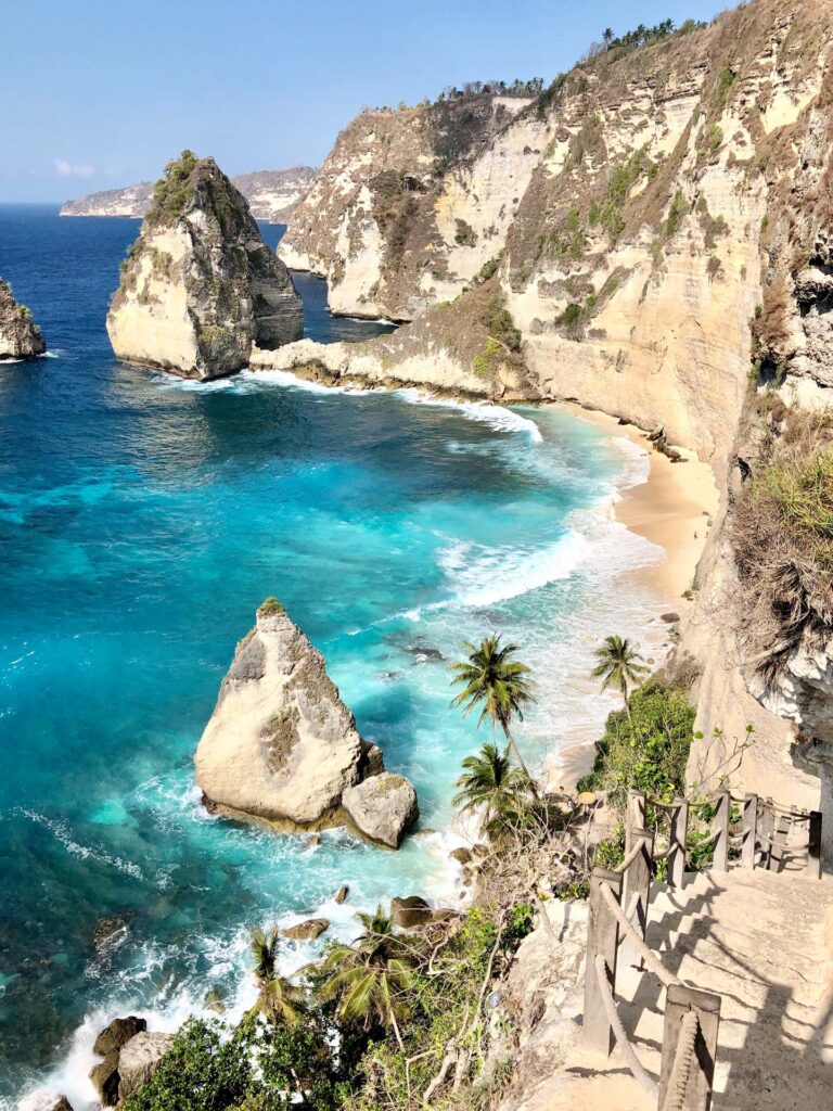 cliff nusa penida beach