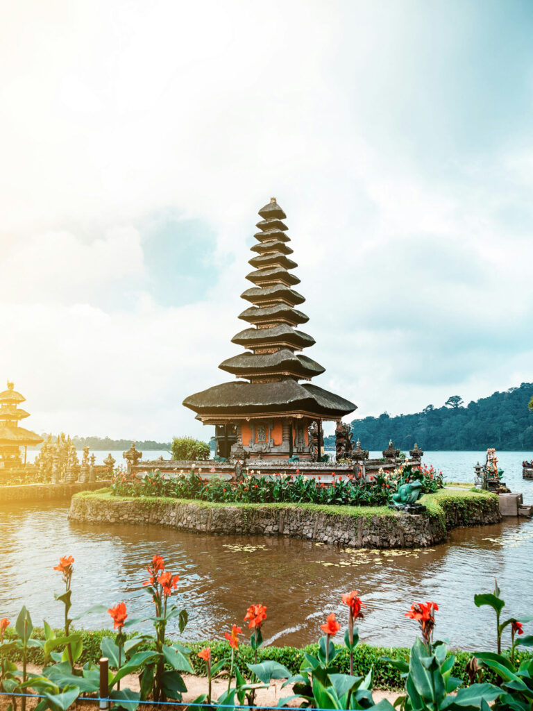 ulun danu beratan temple option stop in tour handara gate bali
