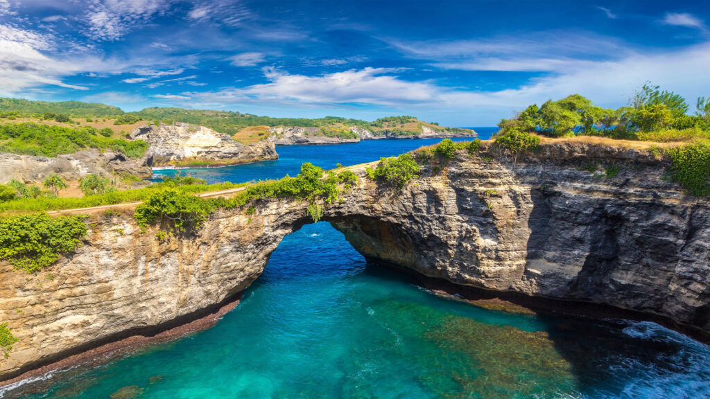 broken beach nusa penida