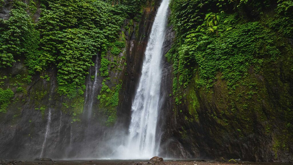 munduk waterfall bali