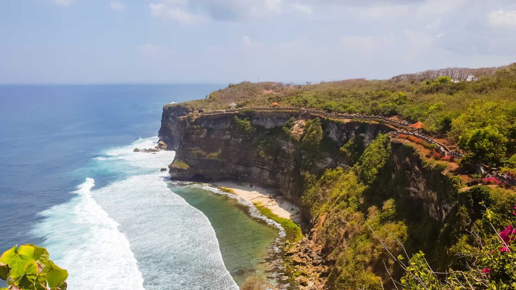 view in uluwatu temple