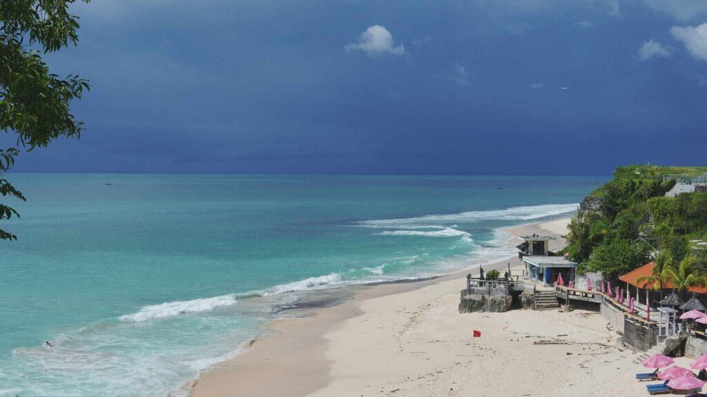 Dreamland Beach Private Driver Tour Bali