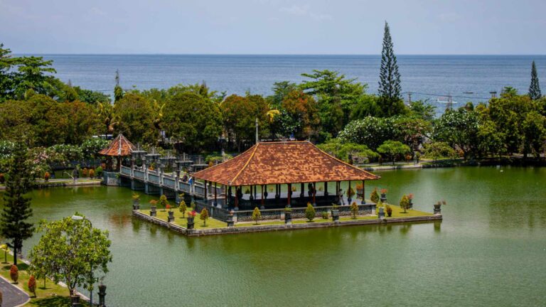 Taman Ujung Water Palace Tour